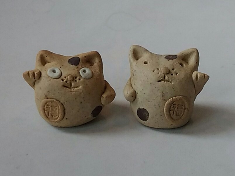 陶器製猫です。