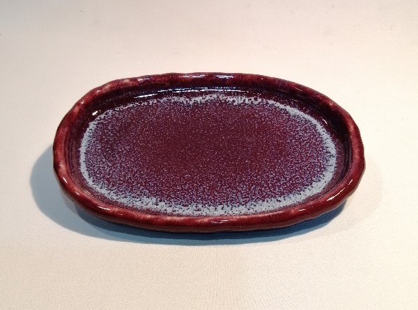 板作りで作った辰砂釉皿です。